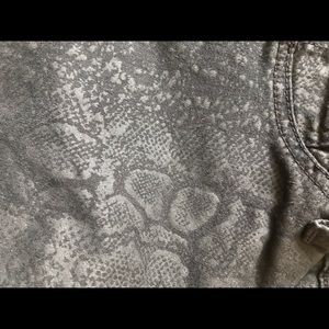 🌸2 for $20 Black snake print skinny jeans